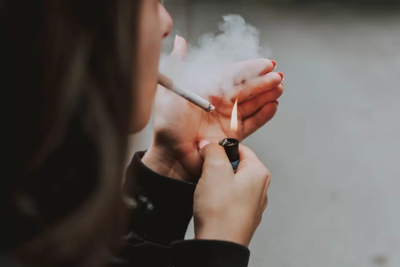 Tumore, ragazzi sentite gli oncologi. “Adolescenti e fumo, legame sempre più pericoloso”