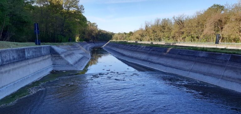 Monza: nascondeva la coca da spacciare nei parapetti del canale Villoresi