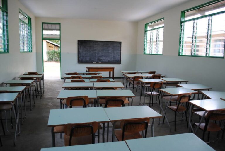 Faccia da primo giorno di scuola – A cura di Max Moletti