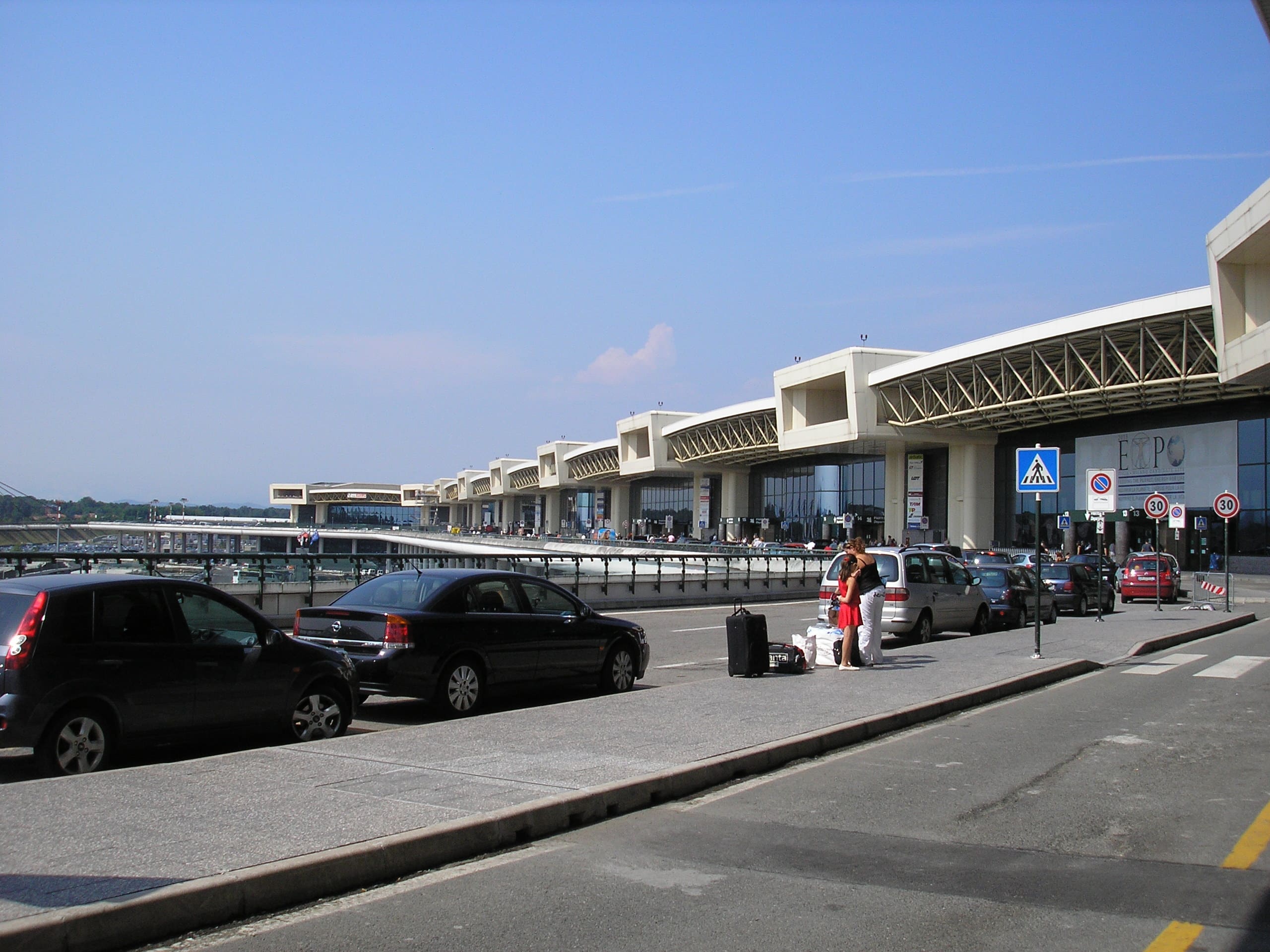 Mobilità: a Malpensa installate colonnine di ricarica ultrafast