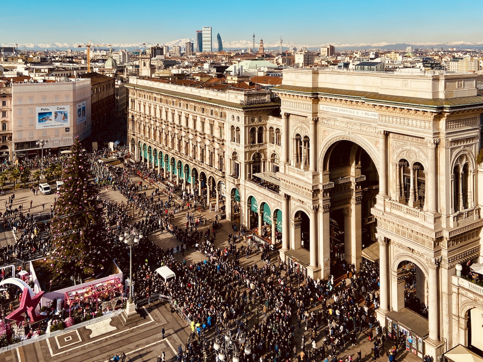 Turismo/Milano, 900mila arrivi a luglio