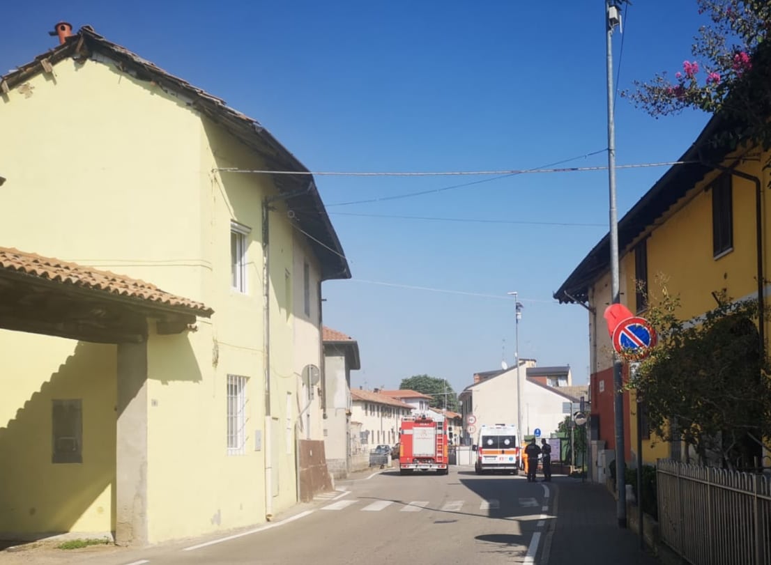 Donna cade nel Naviglio a Pontevecchio di Magenta: salvata dai Vigili del Fuoco