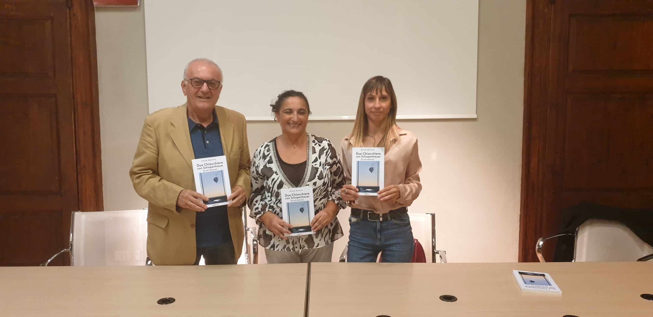 Presentato a Magenta ‘Due chiacchiere con Schopenhauer (e con il cancro)’ di Sonia Servino, parte del ricavato ad Aicit