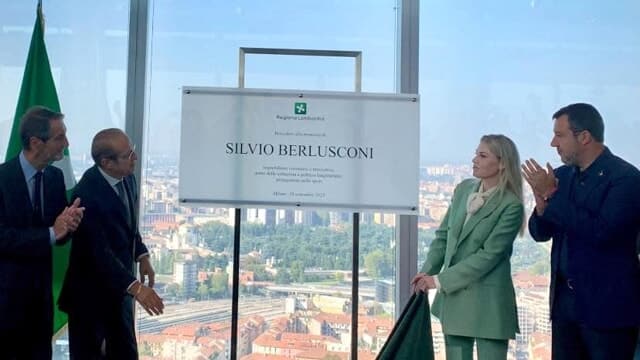 Regione Lombardia si porta avanti: il ‘Belvedere’ intitolato a Silvio Berlusconi. Comazzi (FI):  “Sono felice, mi mancano le sue telefonate”
