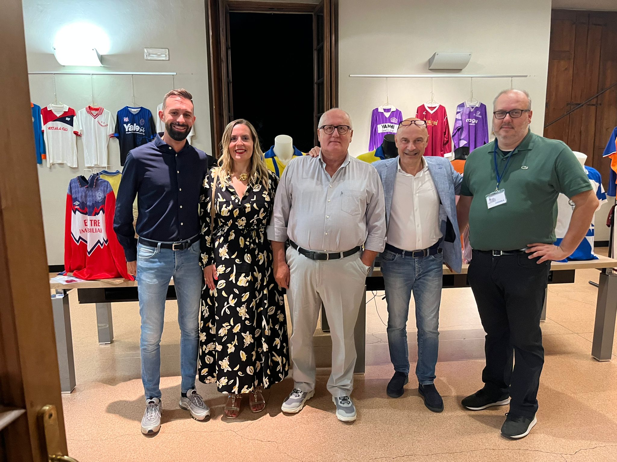 Festa dello Sport a Magenta: inaugurata la mostra sulle maglie delle squadre locali, qui c’è la nostra storia