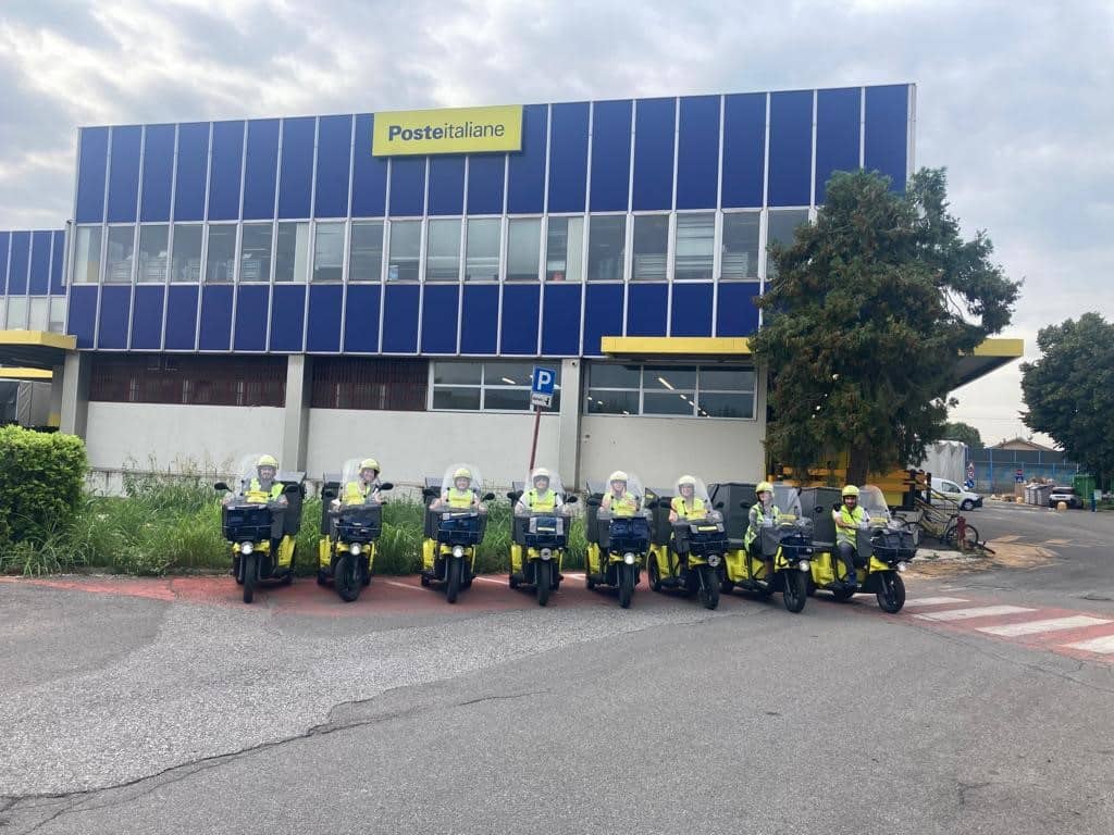 Lavoro, una buona notizia. In provincia di Milano assunti a tempo indeterminato 500 portalettere da Poste Italiane