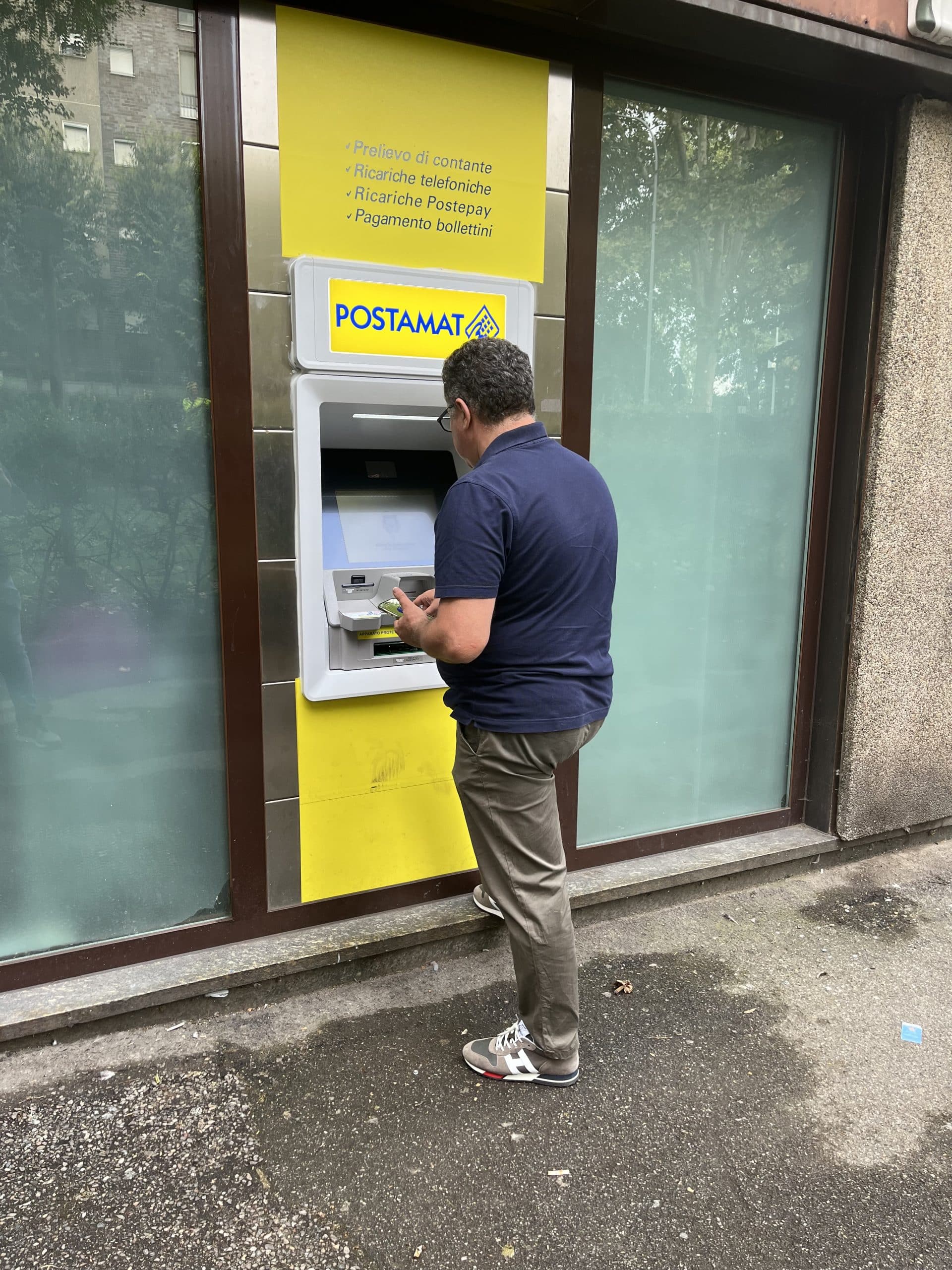 A Cesano Boscone nuovo Postamat
