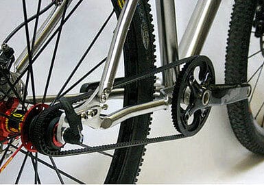 Milano, rapinatore di farmacie in mountain bike arrestato dalla Polizia