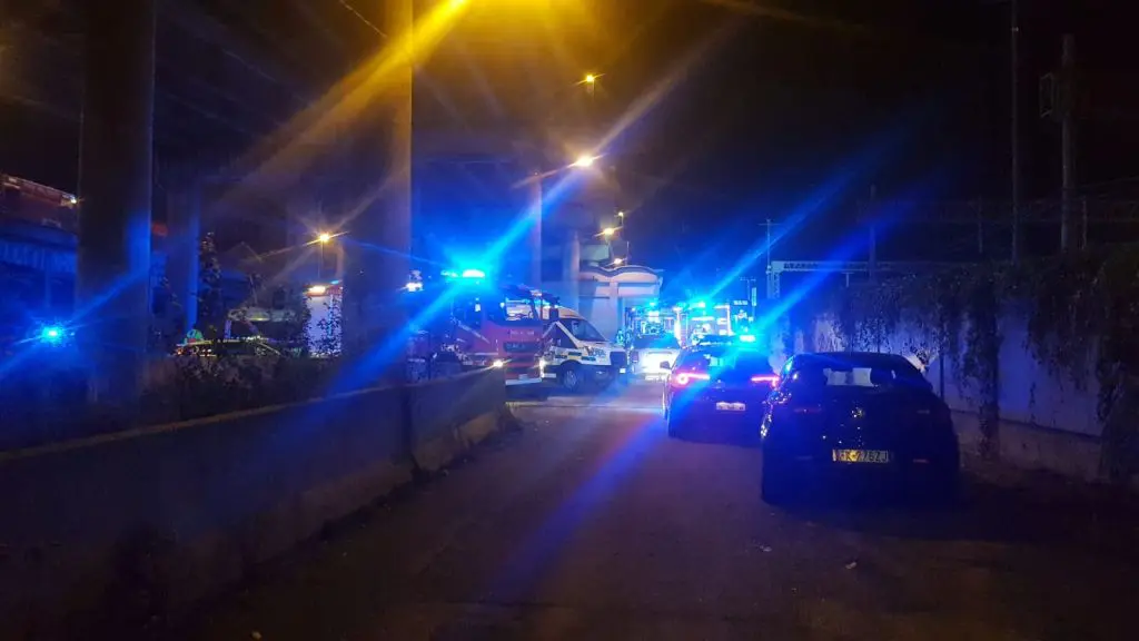 Venezia, autobus cade da cavalcavia a Mestre. Almeno 21 le vittime