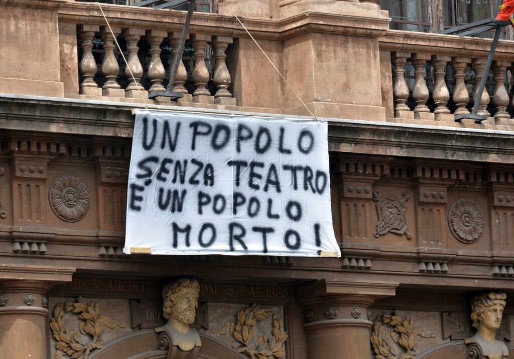 Da Regione Lombardia 3 milioni contro il caro bollette per cinema, musei e teatri
