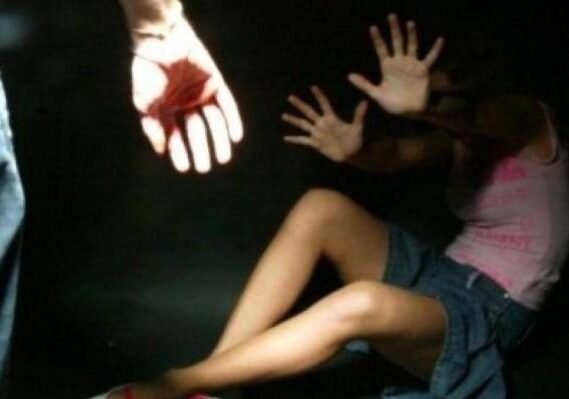 11enne abusata a Varese: indagata anche la madre