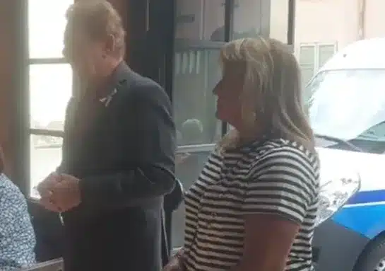 Volontari Aicit a Pontevecchio ad offrire torte in cambio di un’offerta, il ricavato andrà per l’ecografo di Salute Donna