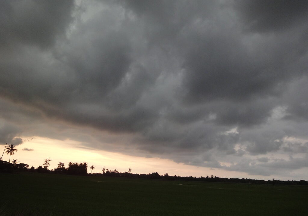 Maltempo, tornano gli allerta: domani giallo a Milano, arancio in Piemonte