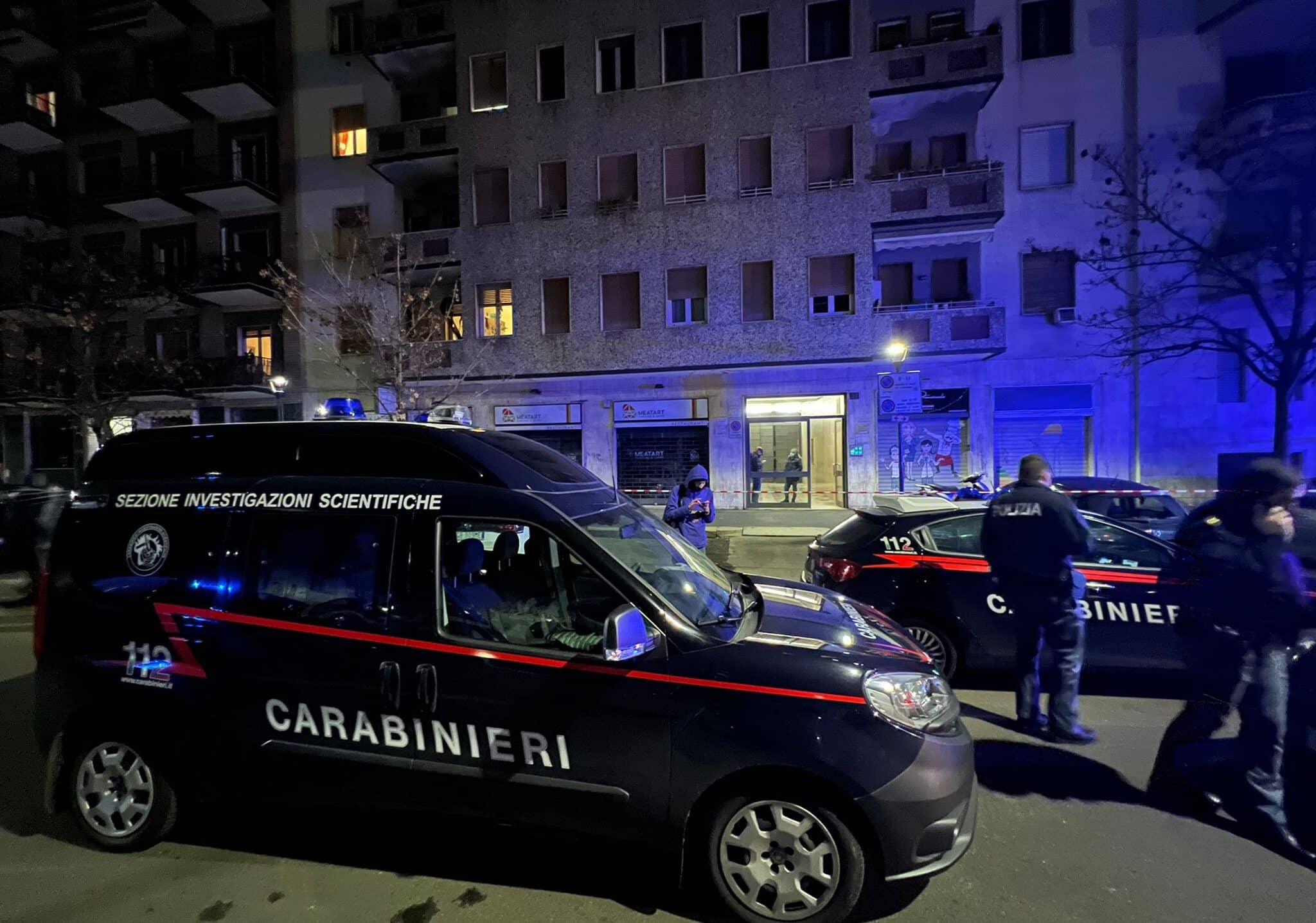Milano, cerca di rubare catenina: i Cc arrestano 25enne marocchino