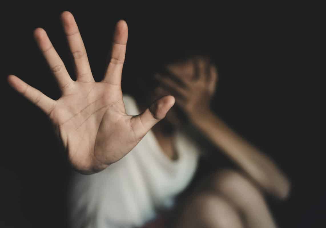 Como: uomo di origine straniera picchia la moglie, arrestato dai CC