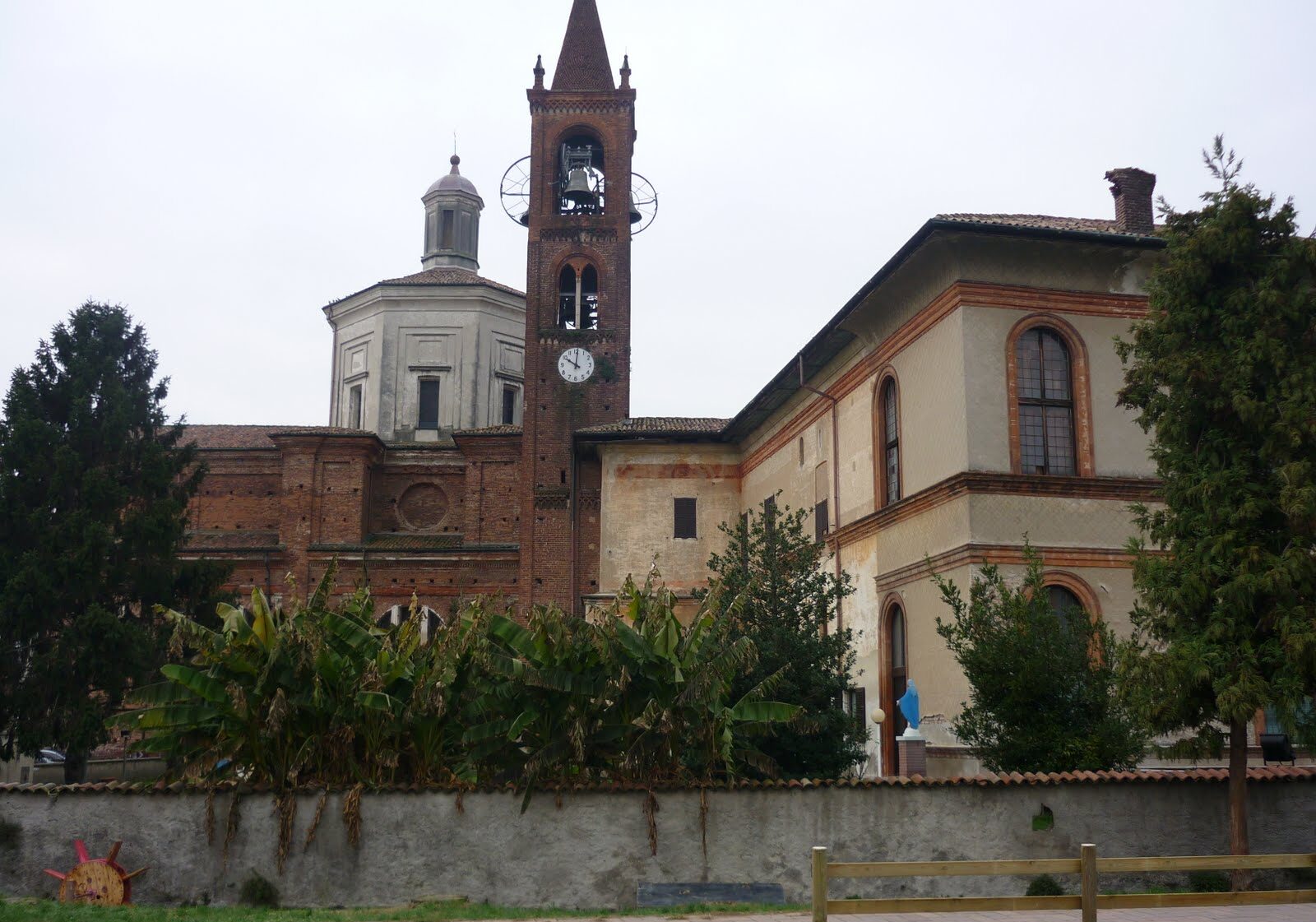 Presentati i lavori di consolidamento del loggiato della Canonica di Bernate Ticino, uno degli edifici più ammirati del territorio