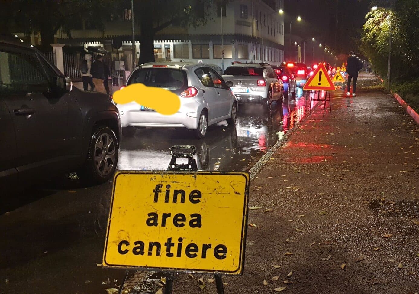 Aperto il cantiere in via Brocca a Magenta: traffico impazzito come da previsione