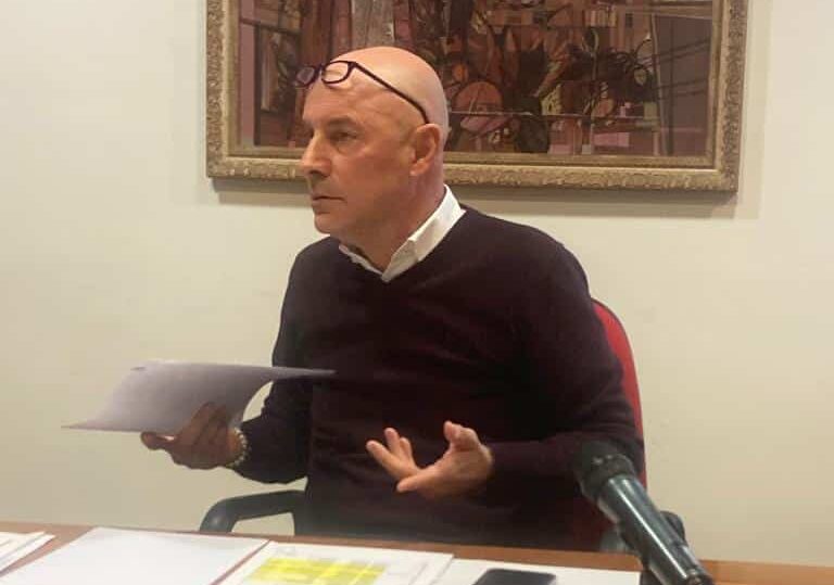 Del Gobbo scatenato contro i “leoni da tastiera”: “Meno social e più segnalazioni concrete per il bene della città”