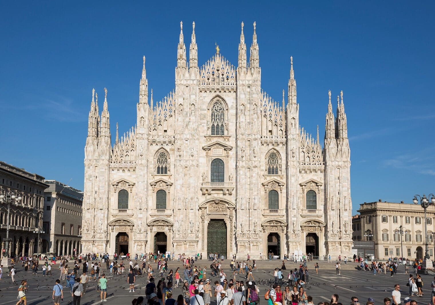 Milano insicura: tre arresti per furti a turisti in zona centro