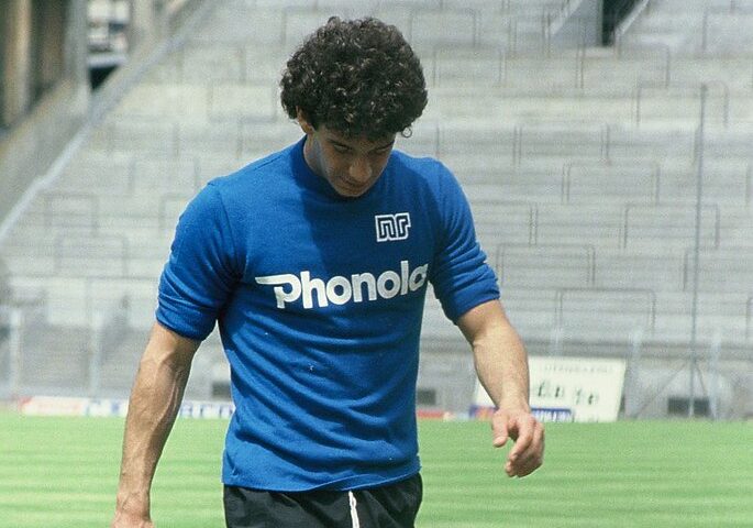 Ritrovata la maglia di Gianluca Vialli rubata in una trattoria