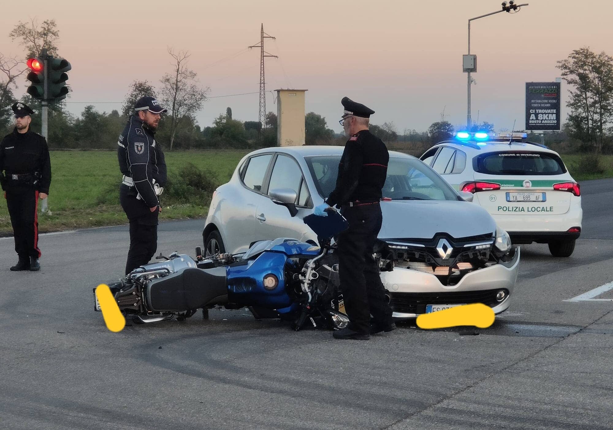 Scontro auto moto a Inveruno sulla provinciale per Mesero: 59enne trasferito al San Carlo