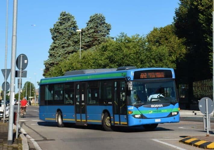 Aggressione ad un autista della Movibus a Sedriano: passeggero gli sferra un pugno in pieno volto