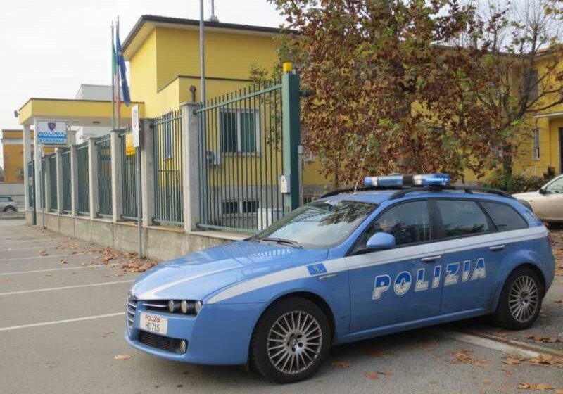 Tenta di buttarsi dal cavalcavia, agenti della Polizia Stradale di Magenta lo salvano