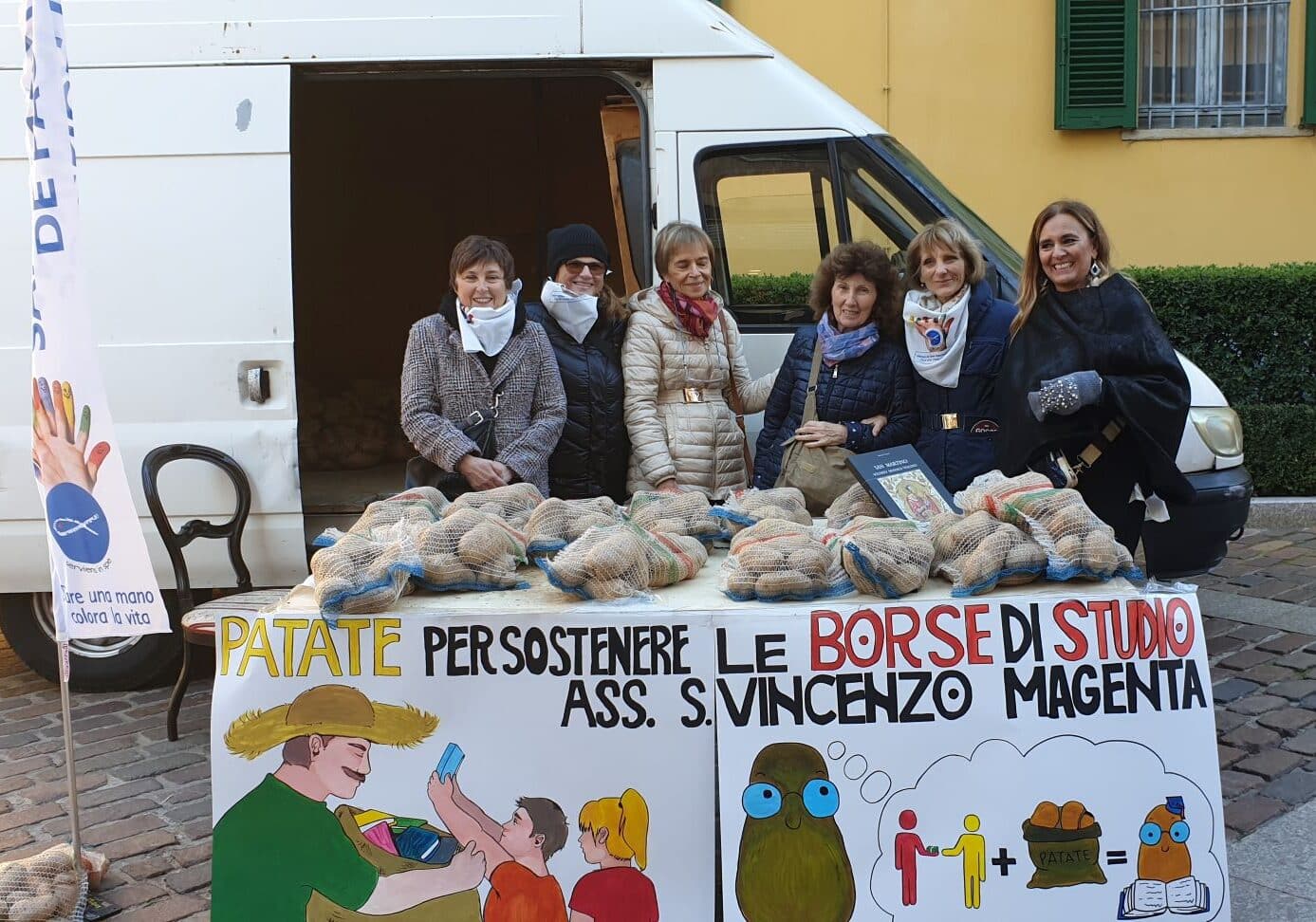 Magenta, patate San Vincenzo per sostenere le borse di studio di famiglie in difficoltà. Le volontarie ringraziano gli studenti delle Einaudi