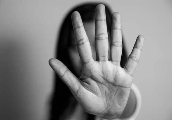 Rhodense: con la Coop Intrecci, il 25 novembre, “La violenza non può essere pane quotidiano”