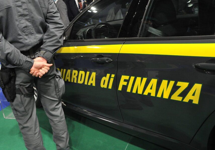 Circuisce anziana per eredità’, sequestro milionario a Milano
