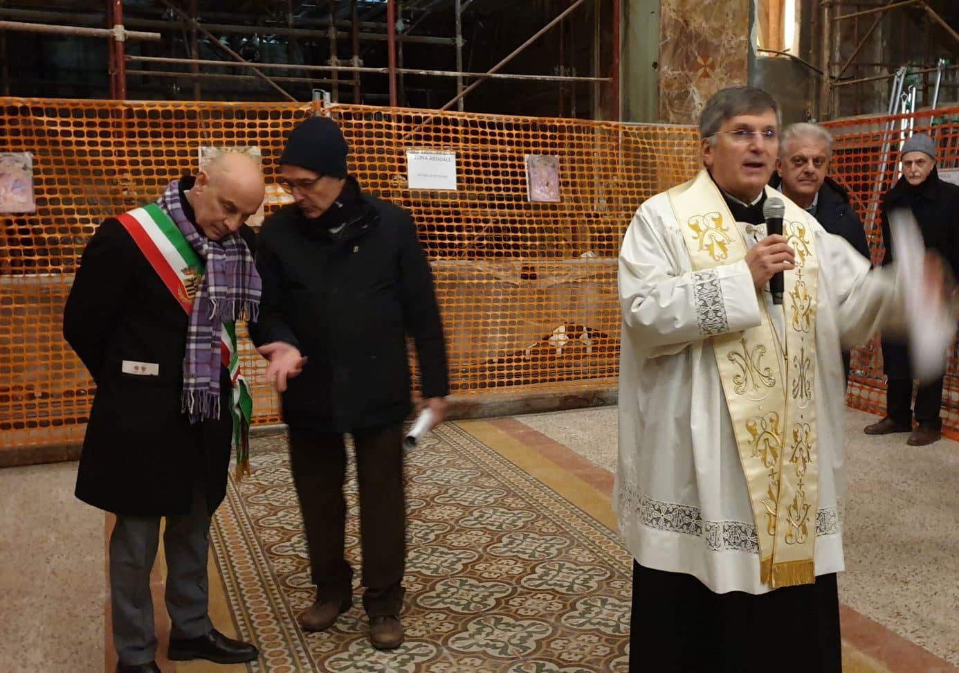 Magenta: 8 dicembre 2023, ingresso al Santuario della Madonna Assunta, una chiesa più antica del Duomo di Milano