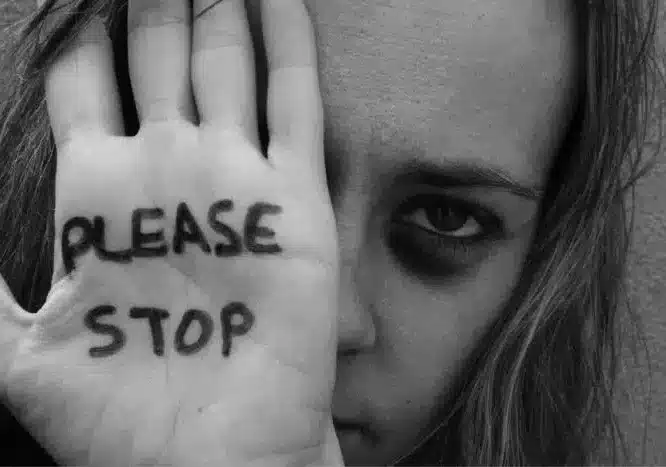 Violenze sessuali in calo: una vittima su tre, in Italia, è minorenne