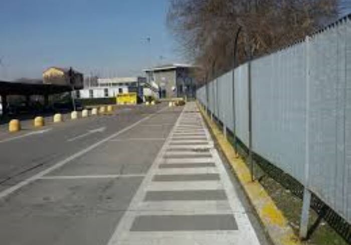 Magenta: furto con destrezza nel parcheggio dell’Iper, ladri rubano il bancomat e prelevano mille euro