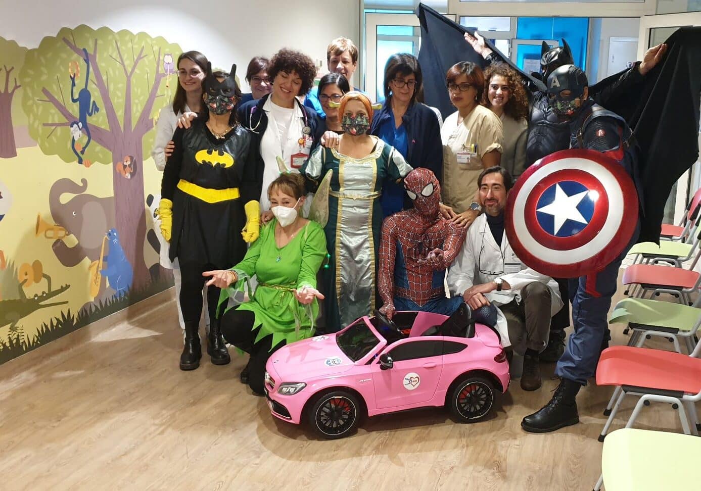 Capitan America, Batman e Spiderman nel reparto di Pediatria del Fornaroli di Magenta per far sorridere i bimbi
