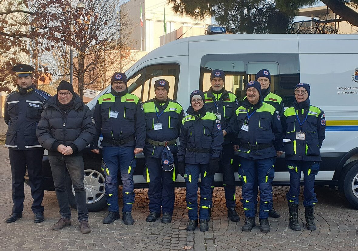 Nuovo furgone per la Protezione Civile di Vittuone