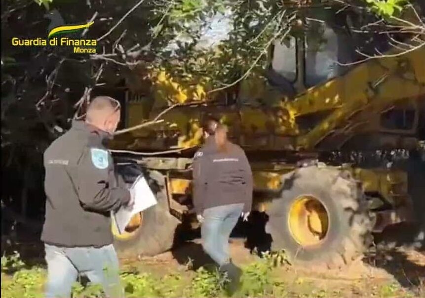 Carate Brianza: sequestrata discarica abusiva con 400 tonnellate di rifiuti pericolosi