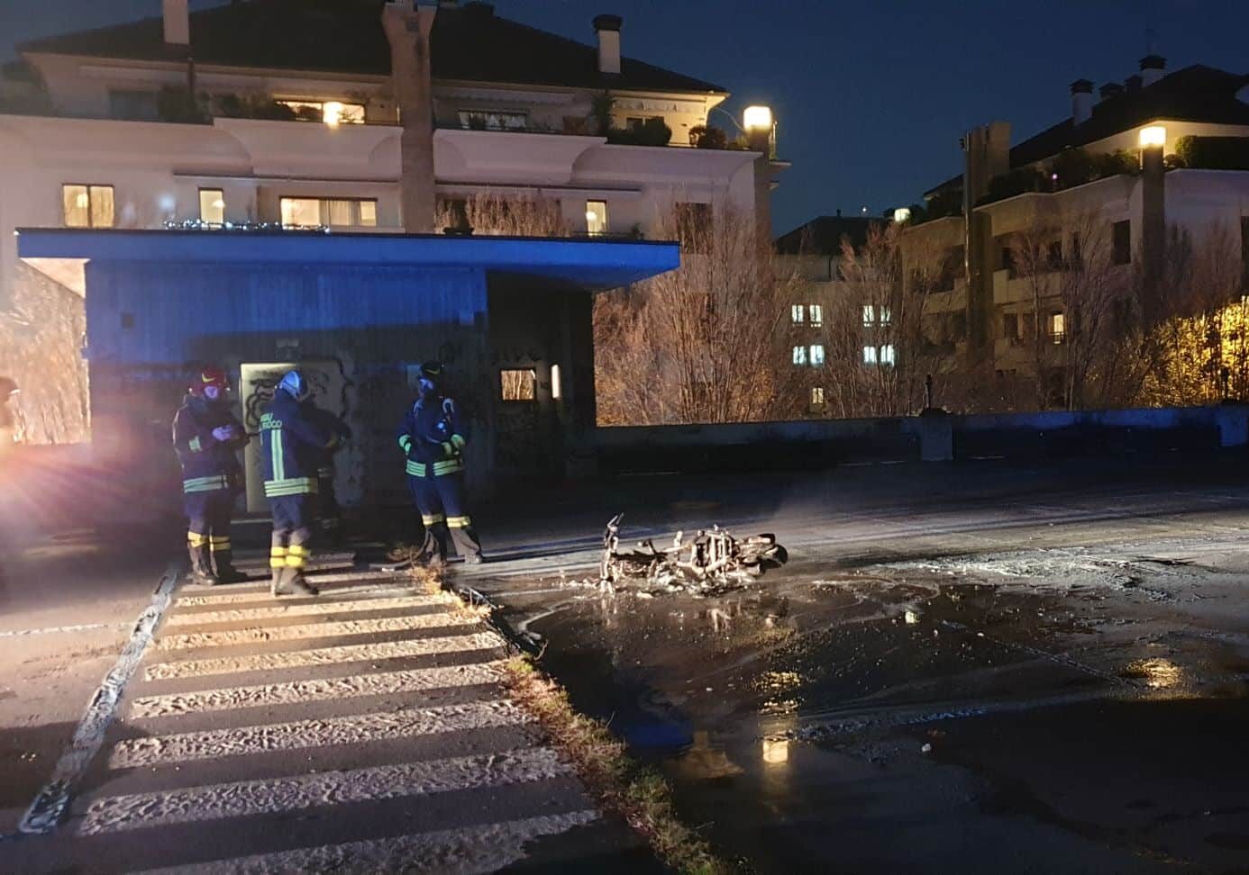 L’idiozia dilagante e i vandali prevalgono: chiuso il multipiano di Magenta, Asm e Comune corrono ai ripari