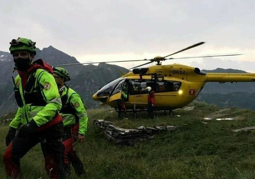 18enne cade e si ferisce alla spalla in Valchiavenna: interviene il soccorso alpino