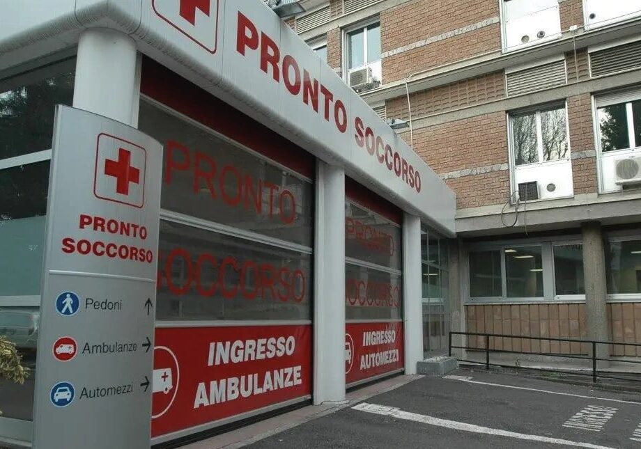 Saronno: accusava dolori addominali ma diceva di non essere incinta… già dimessa con il suo bimbo!