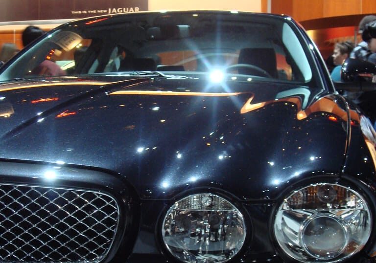 Furti in coppia su una Jaguar: Busto Arsizio, la Polizia arresta coppia di ladri
