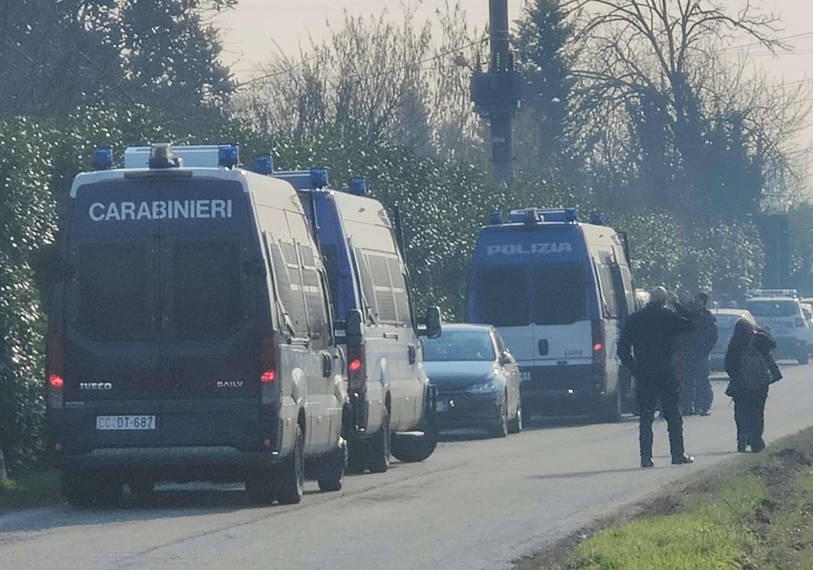 Sgomberati gli abitanti dell’area di Cuggiono in via Cicogna confiscata alla ‘ndrangheta