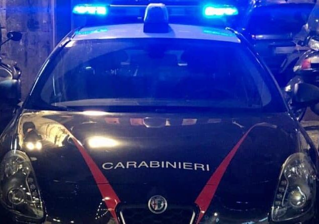 Col figlio in auto per spacciare: Varese, processo a donna 57enne