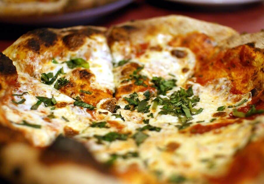 Pizza, simbolo nazionale per quasi il 90% degli italiani