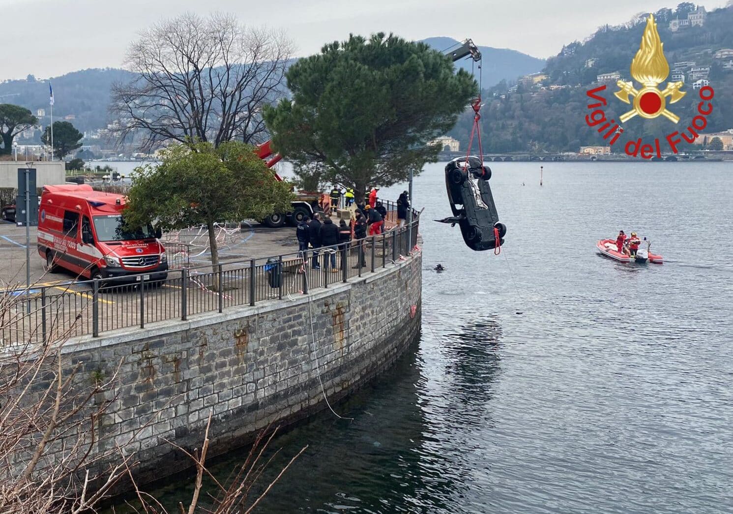 Coppia annegata nel lago di Como: ipotesi incidente al Suv