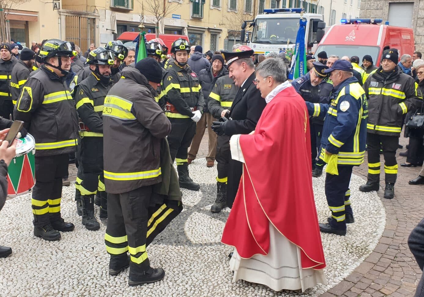Magenta, Vigili del Fuoco in festa. Don Giuseppe: “Meriterebbero il San Martino d’Oro”