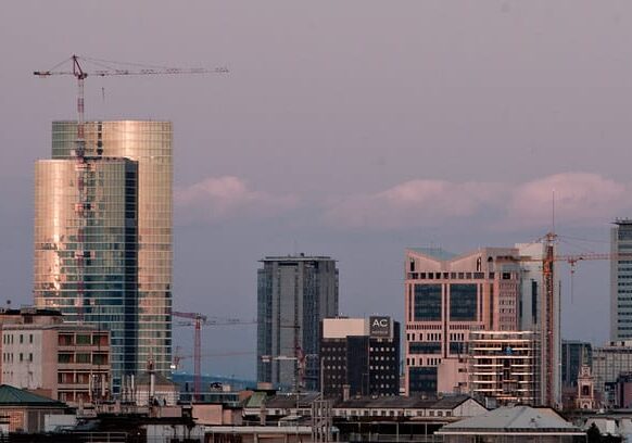 La Milano dei divieti di Sala? Tra le prime città del mondo più inquinate