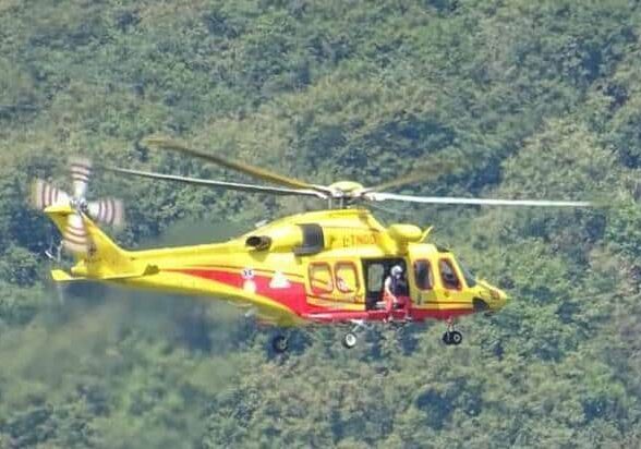 Tragedia nel Varesotto: parroco precipita in un burrone e muore