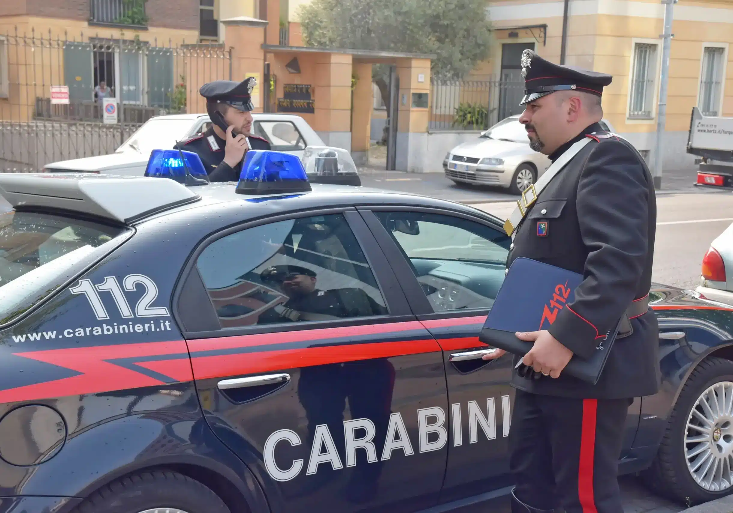 Droga: più di un chilo di cocaina in casa, arrestati due uomini in via Lorenteggio