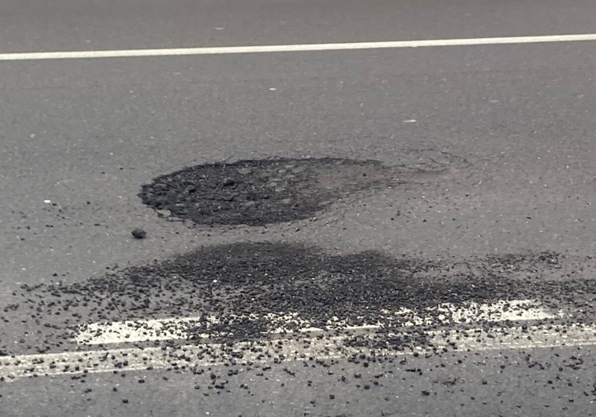 Magenta: crateri sulle strade dopo la pioggia, la situazione in via Dante dove il Comune interviene per riparare