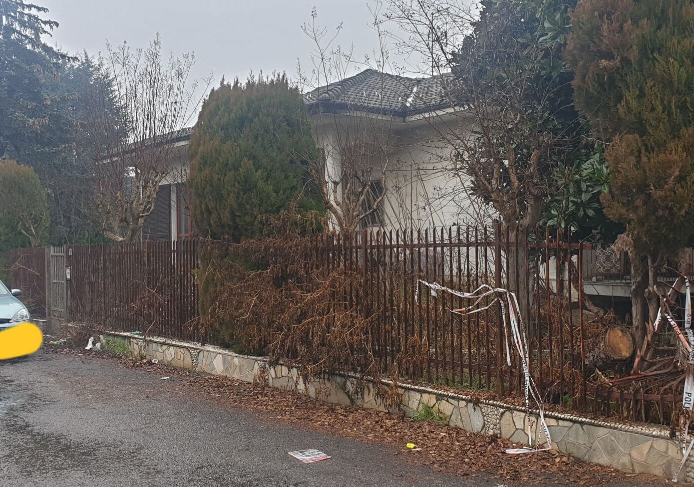 Magenta, villetta occupata da famiglia Rom, parlano i legali della proprietaria: “Nessun accordo con chi viola la legge”